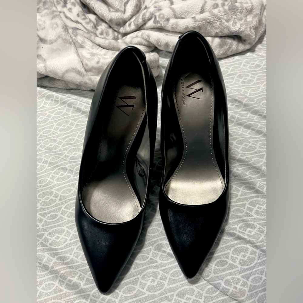 Black heels - Picture 1 of 2